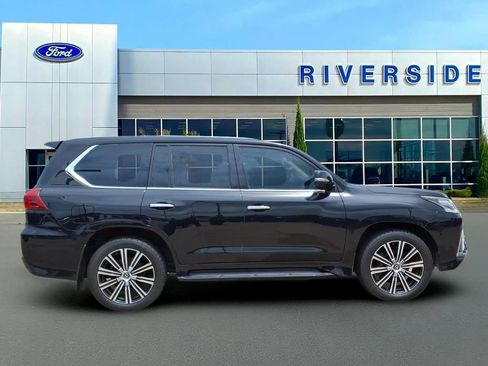 Used 2018 Lexus LX 570 4WD w/ Luxury Package image 8