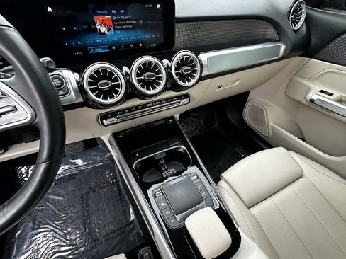 Certified 2022 Mercedes-Benz GLB 250 image 31