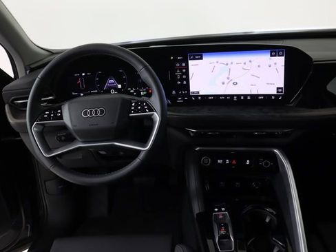 Used 2025 Audi Q5 Premium Plus AWD/4WD image 21