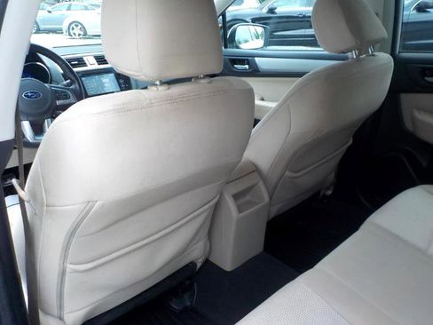 Used 2016 Subaru Outback 2.5i Premium image 18