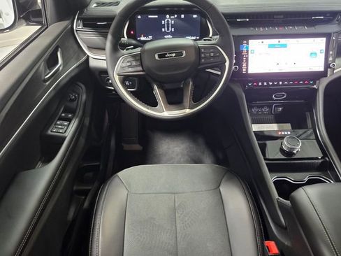 New 2026 Jeep Grand Cherokee L 2WD image 7