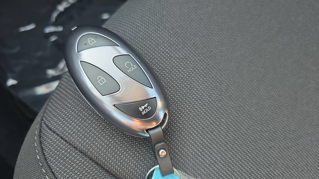 New 2027 Hyundai Kona SE AWD/4WD image 32