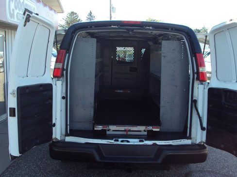 Used 2014 Chevrolet Express 1500 AWD image 9