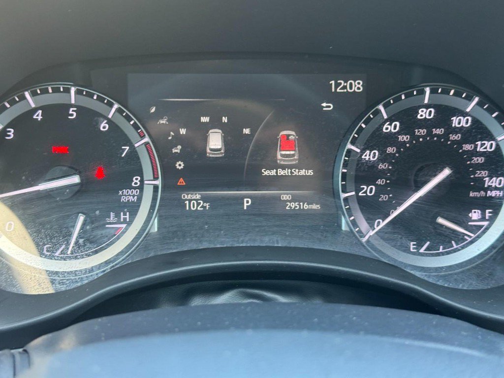 Used 2022 Toyota Highlander XLE AWD/4WD image 29