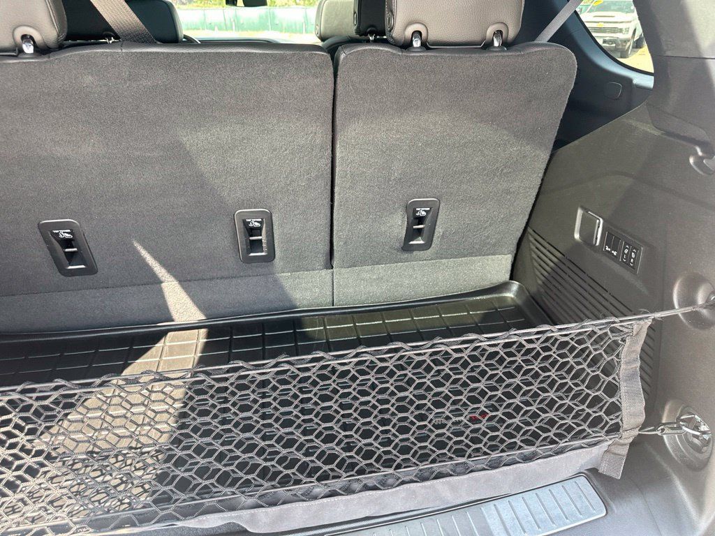 Used 2022 GMC Yukon Denali AWD/4WD image 25