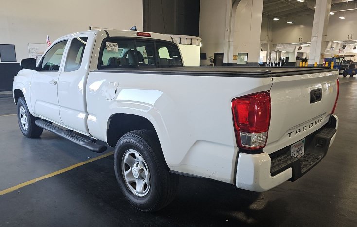 Used 2016 Toyota Tacoma SR w/ SR Convenience Package RWD image 3