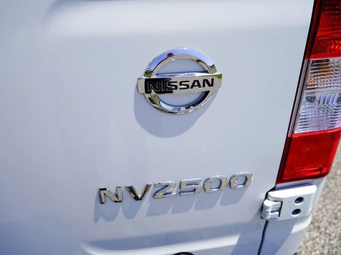 Used 2019 Nissan NV 2500 SV w/ Back Door Glass Package RWD image 10