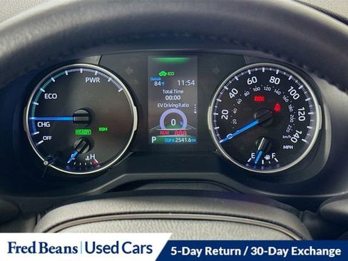 Used 2022 Toyota RAV4 XLE Premium image 12