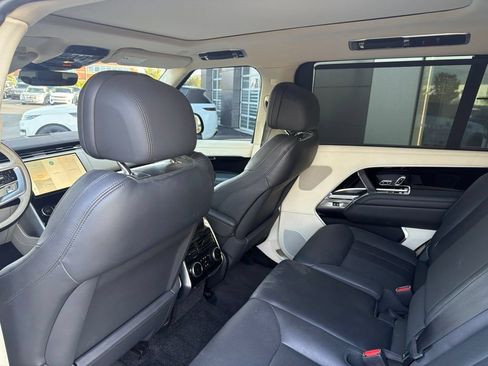 Used 2023 Land Rover Range Rover Long Wheelbase SE AWD/4WD image 11
