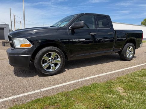 Used 2012 RAM 1500 ST w/ ST Popular Equipment Group AWD/4WD image 2