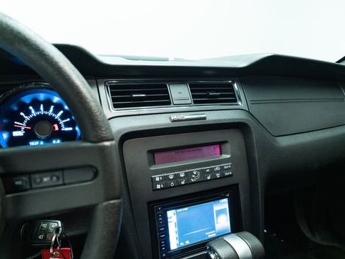 Used 2011 Ford Mustang Coupe image 23