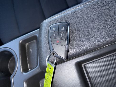 Used 2022 Chevrolet Silverado 1500 LT image 24