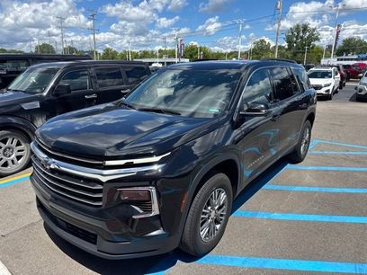 Used 2025 Chevrolet Traverse LT w/ Driver Confidence Package