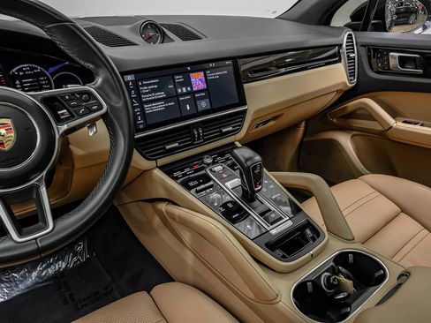 Used 2019 Porsche Cayenne image 22