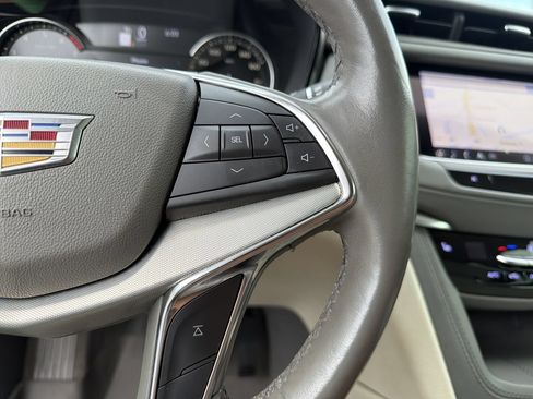 Used 2020 Cadillac XT5 Premium Luxury w/ LPO, Floor Liner Package FWD image 30