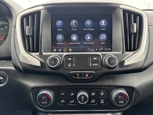 Used 2022 GMC Terrain SLT w/ Elevation Edition image 9