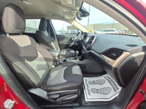 Used 2017 Jeep Cherokee Sport AWD/4WD image 15