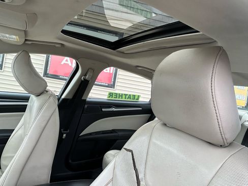 Used 2018 Ford Fusion Titanium AWD/4WD image 18