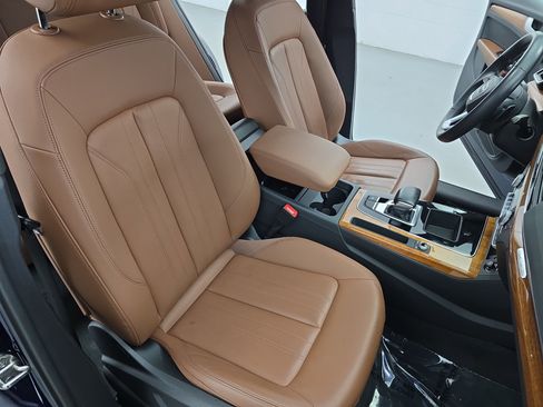 Used 2023 Audi Q5 2.0T Premium w/ Convenience Package image 10