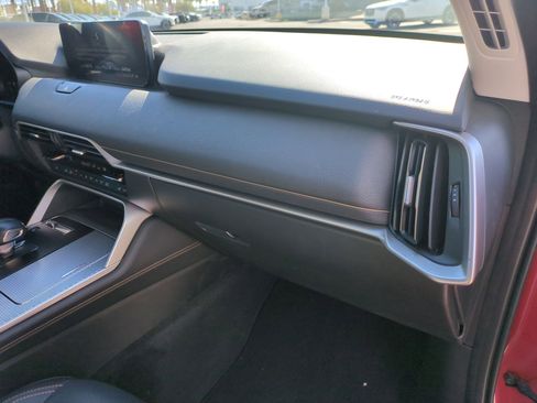 Certified 2024 MAZDA CX-90 Plug-In Hybrid w/ Preferred image 32