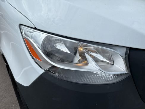 Used 2025 Mercedes-Benz Sprinter 2500 image 10