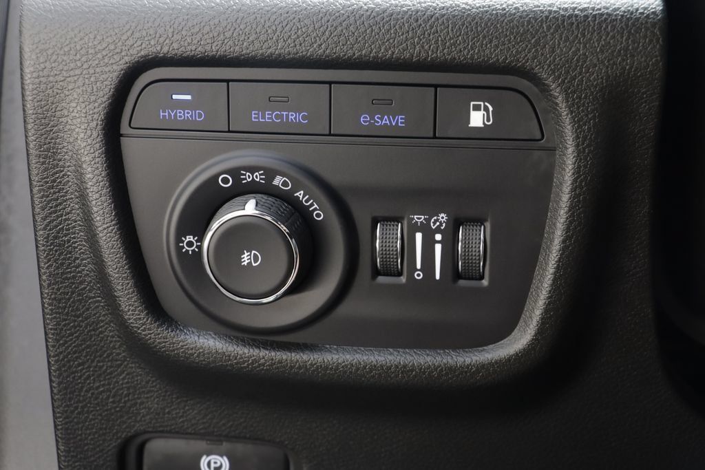 Used 2023 Jeep Grand Cherokee 4WD 4xe image 13