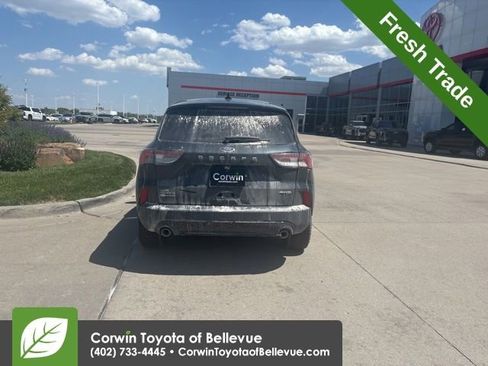 Used 2022 Ford Escape SE w/ SE Sport Appearance Package AWD/4WD image 5