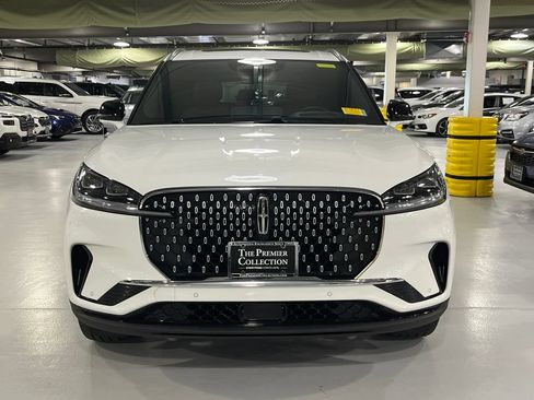 Used 2026 Lincoln Aviator Reserve w/ Illumination Package AWD/4WD image 6