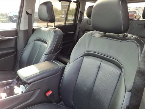 Used 2023 Jeep Grand Cherokee Limited w/ Luxury Tech Group II AWD/4WD image 9