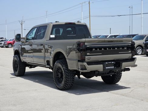 New 2026 Ford F250 Platinum w/ Platinum Plus Package AWD/4WD image 4