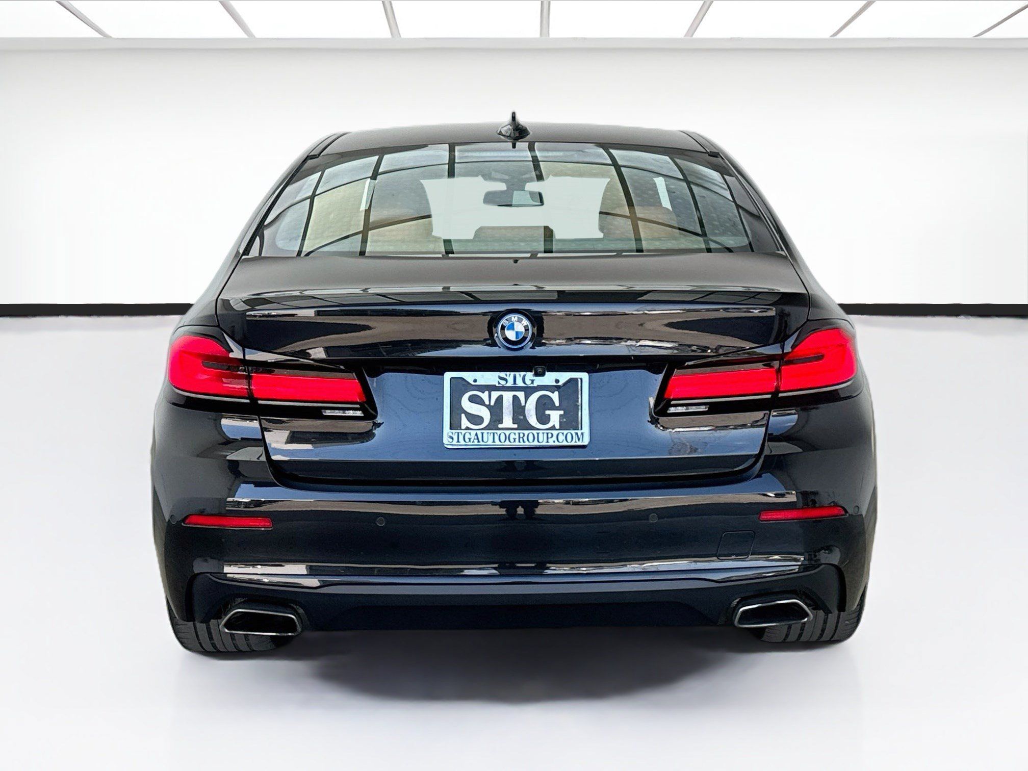 Used 2023 BMW 530e w/ Convenience Package RWD image 5