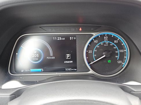 Certified 2025 Nissan Leaf SV Plus FWD image 20