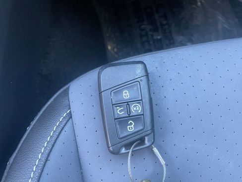 Used 2025 Volkswagen Jetta SE image 29