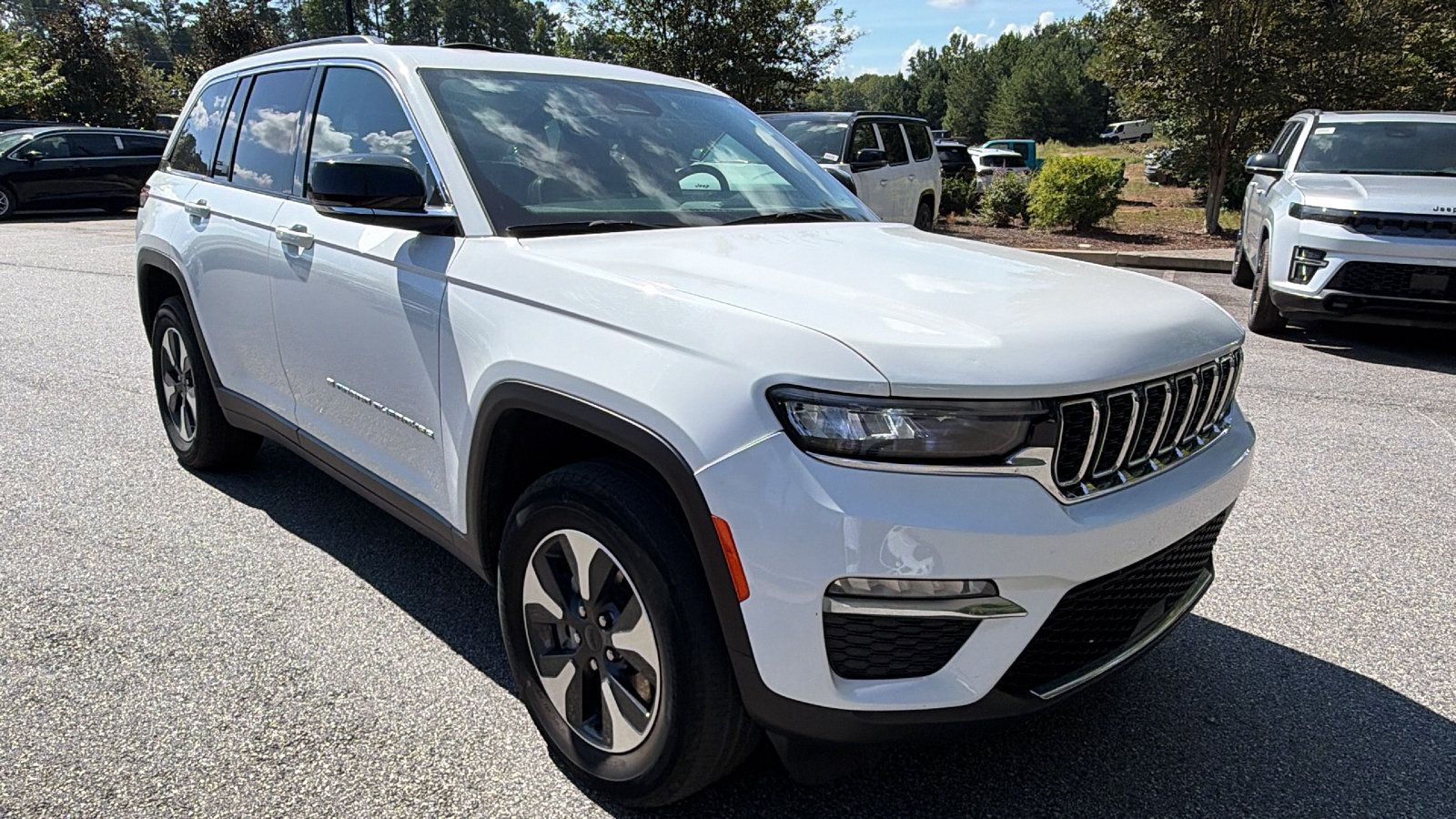 Used 2024 Jeep Grand Cherokee Limited 4xe AWD/4WD image 5