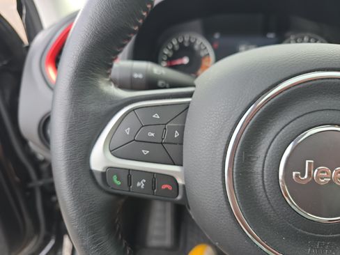 Used 2023 Jeep Renegade Trailhawk w/ Sun/Sound Group AWD/4WD image 29