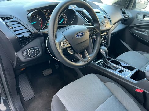 Used 2018 Ford Escape SE FWD image 15