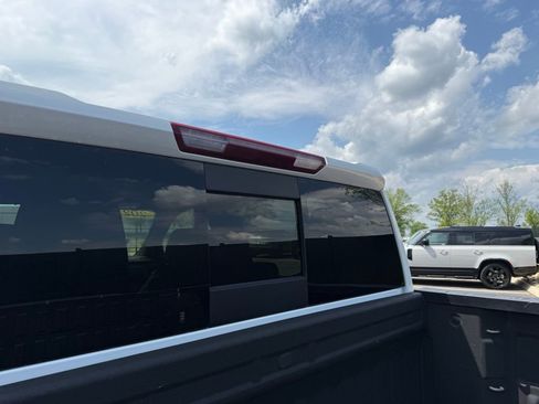 Used 2023 GMC Sierra 1500 AT4 w/ AT4 Preferred Package image 19