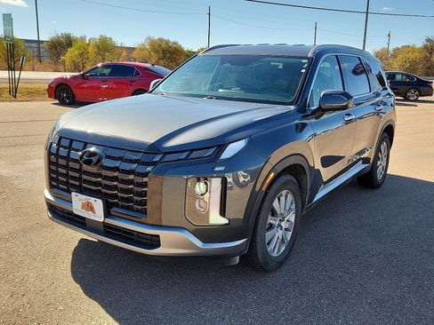 Used 2023 Hyundai Palisade SEL image 1