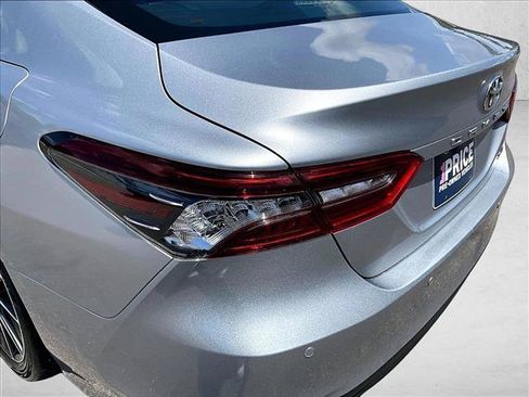 Used 2021 Toyota Camry XLE w/ Navigation Package FWD image 29