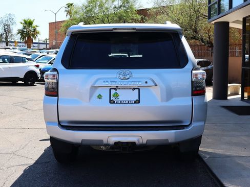 Used 2014 Toyota 4Runner SR5 AWD/4WD image 11