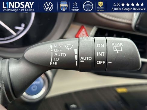 Used 2021 Toyota Sienna Platinum image 24