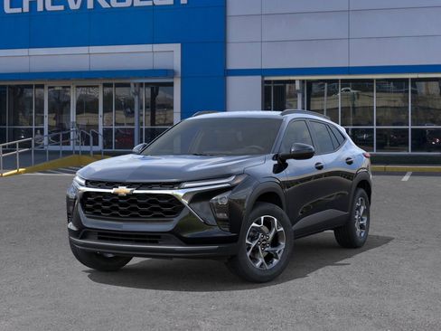 New 2026 Chevrolet Trax LT w/ Driver Confidence Package image 6