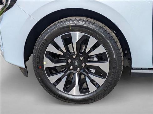 New 2026 Ford Expedition Platinum AWD/4WD image 10