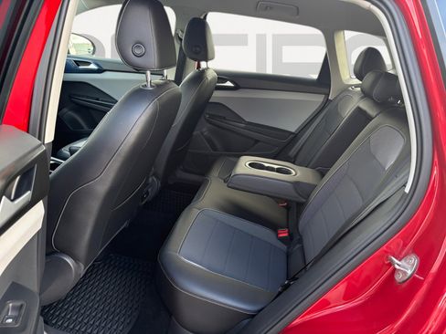 Certified 2023 Volkswagen Taos SE FWD image 20
