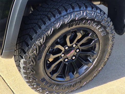 Certified 2023 GMC Sierra 1500 AT4X AWD/4WD image 7