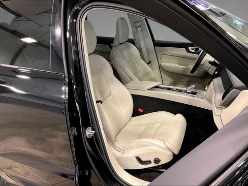Used 2024 Volvo XC60 T8 Ultimate w/ Protection Package Premier AWD/4WD image 30