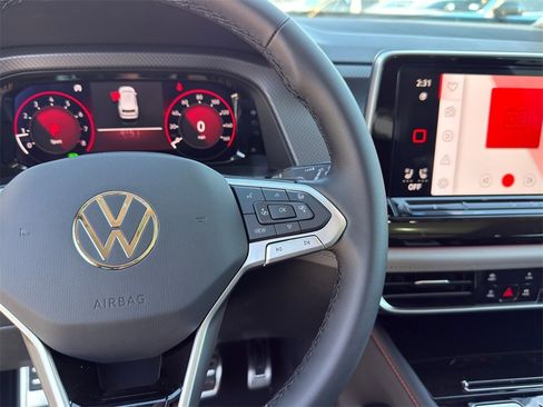 New 2026 Volkswagen Atlas Peak Edition image 15