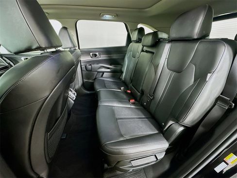 Certified 2025 Kia Sorento S w/ Panoramic Sunroof Package image 30
