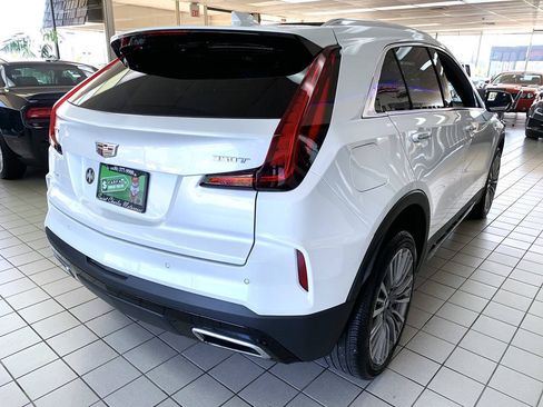 Used 2024 Cadillac XT4 Premium Luxury w/ Cold Weather Package AWD/4WD image 9