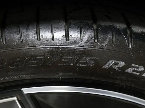 Used 2023 BMW i7 xDrive60 image 56